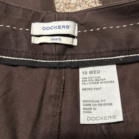 NWOT Dockers Brown Chinos Classic Style - Picture 4 of 5